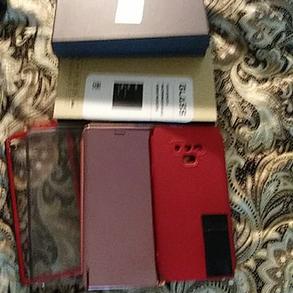 Galaxy note 9 muliple cases and screen protectors